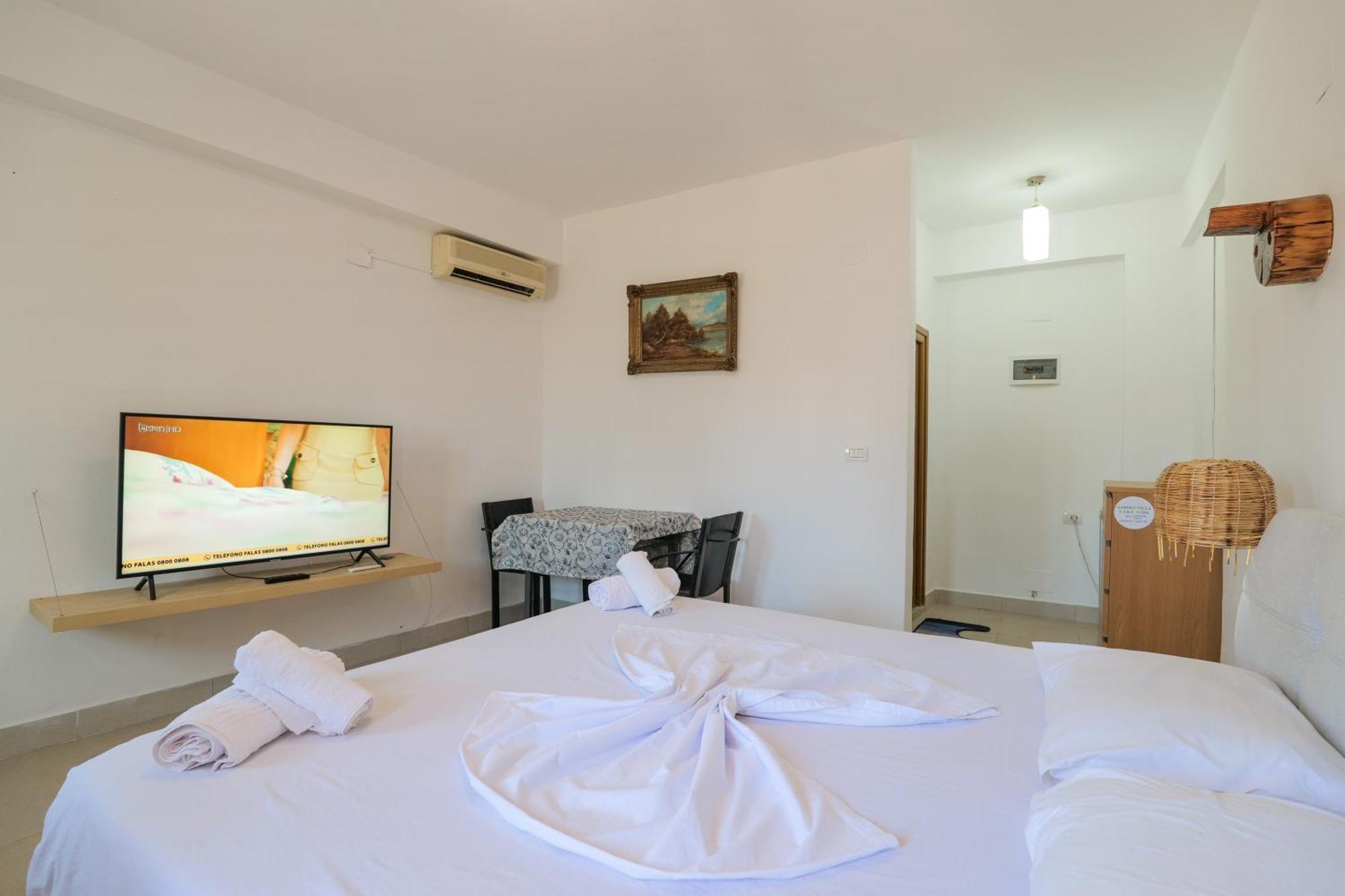 Garden Villa Lake Side & Glamping Ksamil Dış mekan fotoğraf