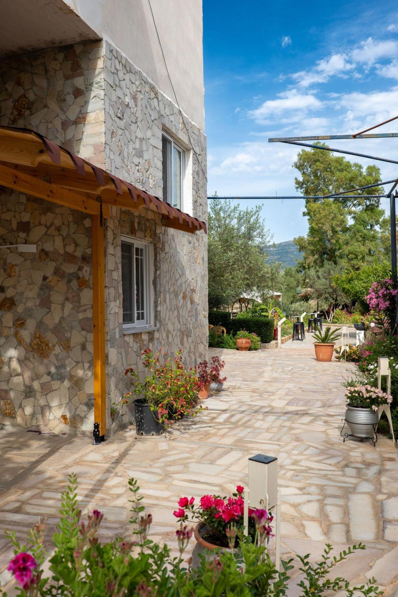 Garden Villa Lake Side & Glamping Ksamil Dış mekan fotoğraf