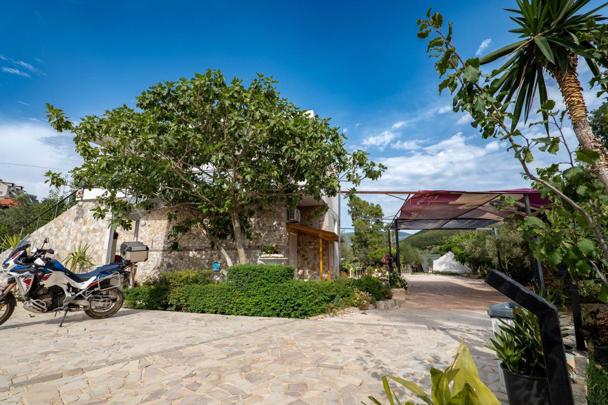 Garden Villa Lake Side & Glamping Ksamil Dış mekan fotoğraf